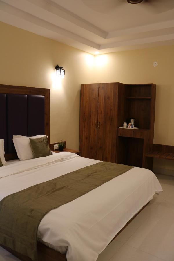 Hotel Centro กาลังกูติ ภายนอก รูปภาพ